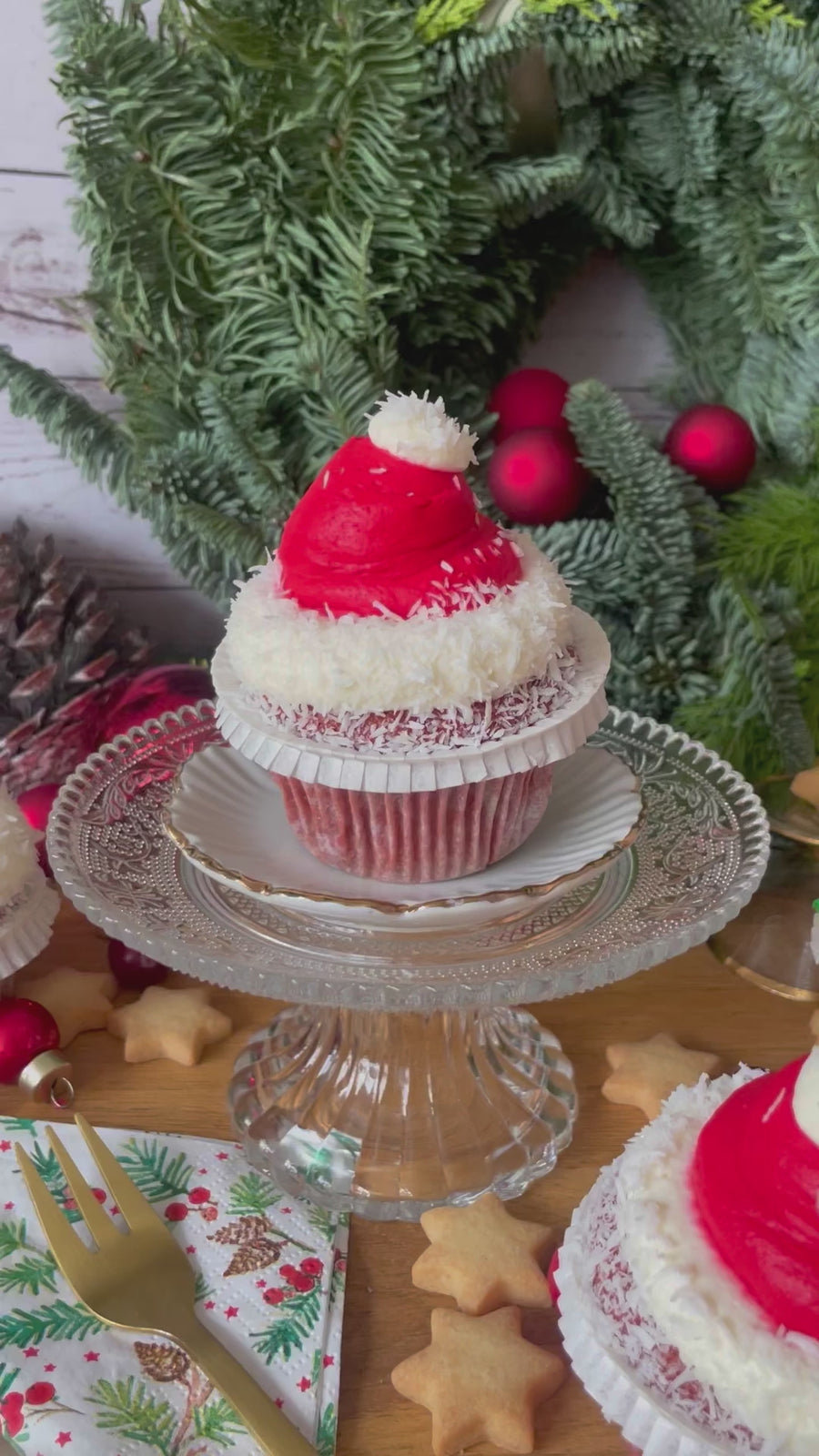 Cupcake-4er-Set: Weihnachtsstern & Weihnachtsmütze